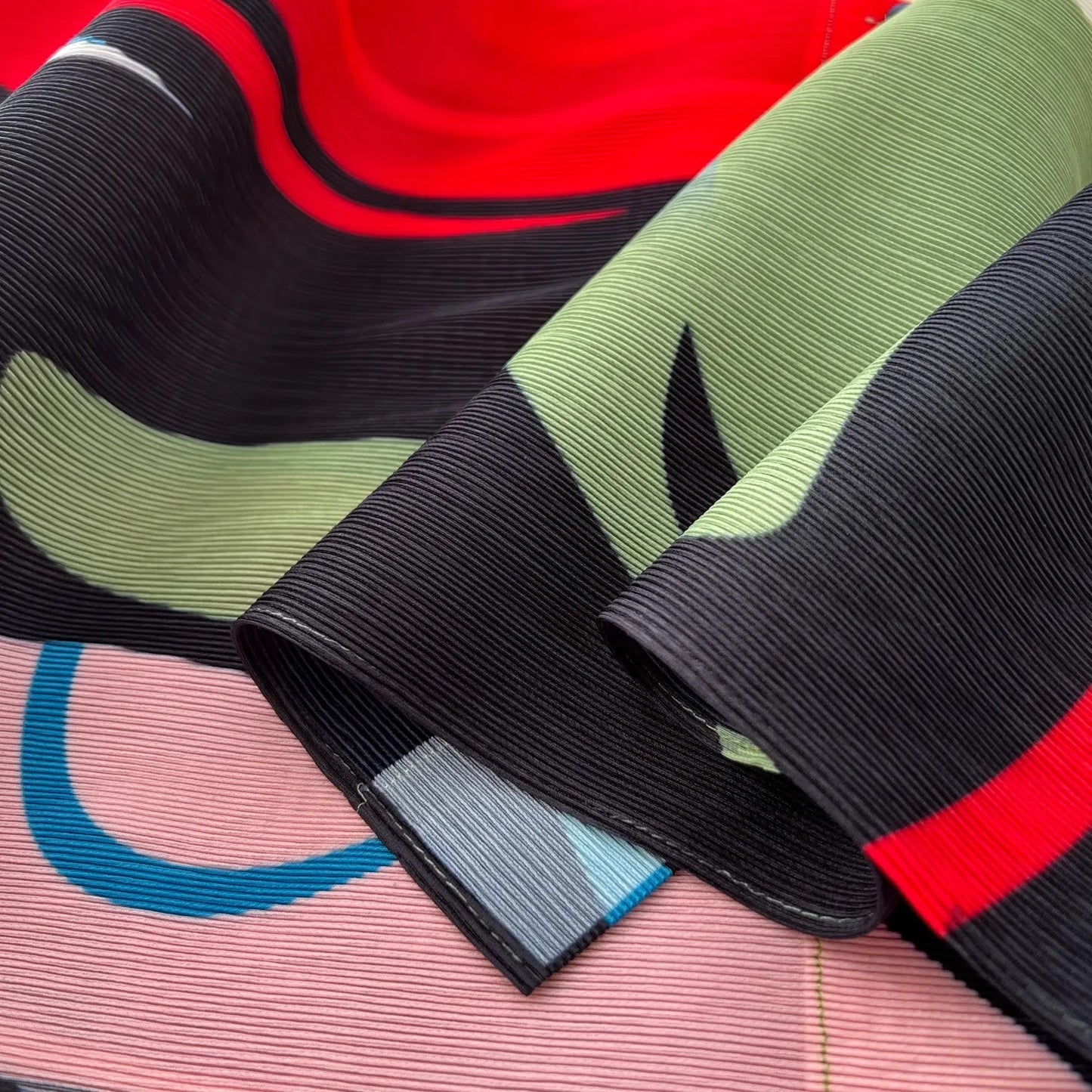 Miyake Pleated Large Size Shirt Dress Women's 2024 Autumn New Colorblock Print Stand Collar Loose Fat MM Slim Stretch Cardigans